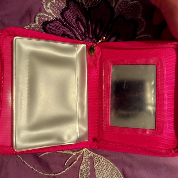 New Sanrio Hello Kitty Wallet with Mirror - Picture 8 of 8